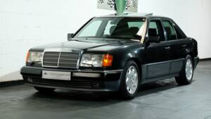 Bild 1/28 von Mercedes-Benz 500 E (1991)
