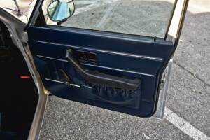 Image 30/38 de Volvo 244 DLS (1977)