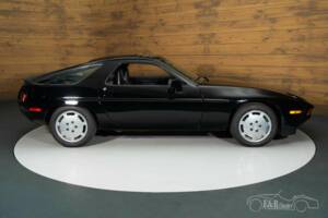 Bild 22/35 von Porsche 928 S (1986)