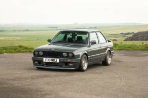 Image 41/50 of BMW 325i (1990)