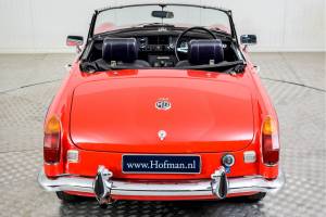 Image 25/50 de MG MGB (1973)