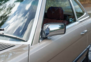 Image 10/23 of Mercedes-Benz 380 SL (1985)