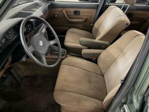 Bild 6/7 von BMW 520i (1982)