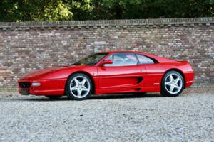 Image 21/50 de Ferrari F 355 Berlinetta (1996)