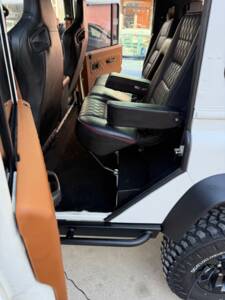 Afbeelding 8/73 van Land Rover Defender 110 (2005)