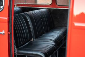Image 39/52 of Renault Estafette (1977)