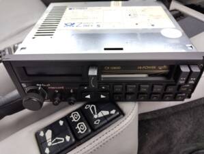 Bild 27/113 von BMW 735i (1986)