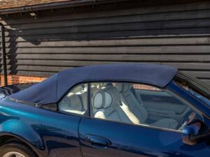Imagen 29/50 de Aston Martin V8 Vantage Volante (2000)