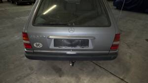 Bild 35/81 von Mercedes-Benz 250 TD (1992)