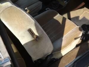 Image 37/49 of Peugeot 504 Coupé (1981)