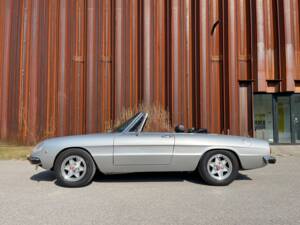 Immagine 5/88 di Alfa Romeo 1750 Spider Veloce (1971)