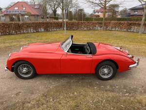 Image 5/77 de Jaguar XK 150 3.4 S OTS (1958)