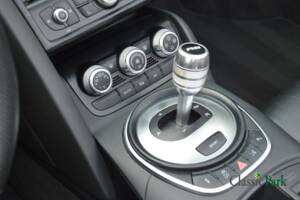 Image 46/50 of Audi R8 Spyder 4.2 FSI Quattro (2011)