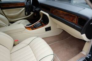 Image 31/77 de Jaguar XJ 40 (XJ-R) (1993)
