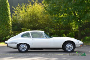 Bild 6/50 von Jaguar E-Type V12 (2+2) (1971)