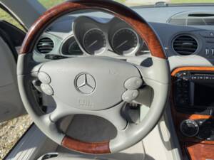 Image 49/89 of Mercedes-Benz SL 500 (2002)