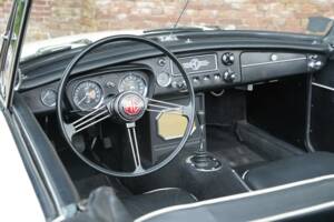 Bild 50/50 von MG MGB (1966)