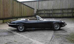 Bild 2/50 von Jaguar E-Type V12 (1974)