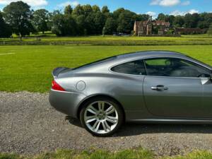 Image 9/46 of Jaguar XKR (2010)