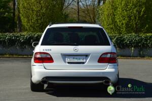Image 4/50 of Mercedes-Benz E 500 T (2004)