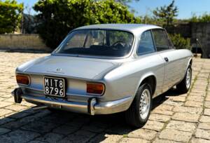 Afbeelding 27/43 van Alfa Romeo 1750 GT Veloce (1970)