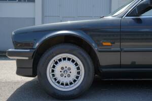 Image 10/19 de BMW 320i (1989)