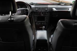 Obraz 23/28 pojazdu Mercedes-Benz G 500 (SWB) (2012)