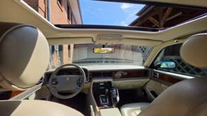 Image 20/26 of Jaguar XJ 6 4.0 Sovereign (1996)