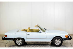 Immagine 3/50 di Mercedes-Benz 450 SL (1978)