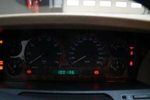 Image 6/47 of Jaguar XJ12 6.0 (1994)