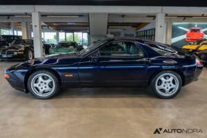 Afbeelding 7/50 van Porsche 928 GTS (1992)