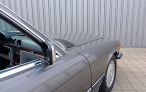 Image 90/96 of Mercedes-Benz 560 SL (1987)