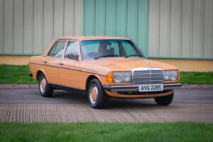 Image 8/32 of Mercedes-Benz 250 (1978)