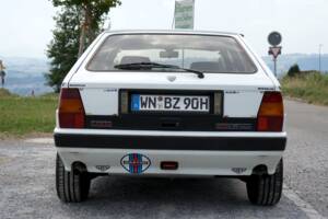 Image 18/47 of Lancia Delta HF Integrale (1988)