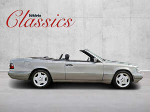 Imagen 4/24 de Mercedes-Benz E 220 (1996)