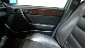 Bild 12/28 von Mercedes-Benz 500 E (1991)