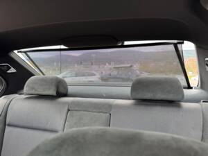 Image 46/57 of BMW 320i (2002)