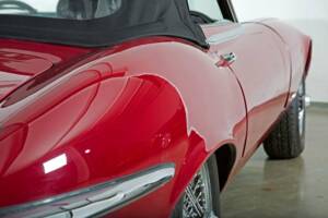 Image 10/19 de Jaguar Type E V12 (1974)