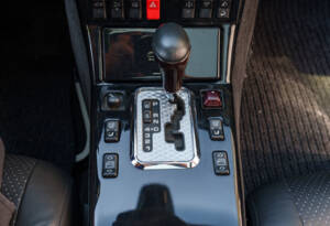 Image 24/33 of Mercedes-Benz SL 600 (2002)