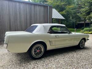 Image 23/50 de Ford Mustang 390 GTA (1966)