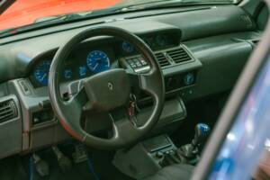 Imagen 13/27 de Renault Clio I 1.8 16V (1994)