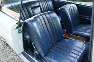 Image 26/50 of Mercedes-Benz 280 SE (1968)