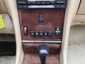 Image 19/38 de Mercedes-Benz 560 SL (1986)
