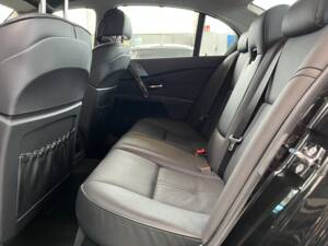 Afbeelding 33/38 van BMW 530i (2003)