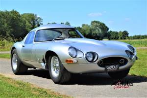 Image 2/31 de Jaguar E-Type (1968)