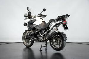 Image 2/50 of BMW DUMMY (2010)