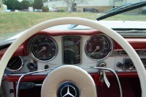 Image 16/33 de Mercedes-Benz 230 SL (1965)
