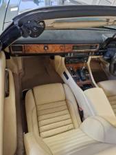 Image 8/21 of Jaguar XJS 5.3 V12 (1990)