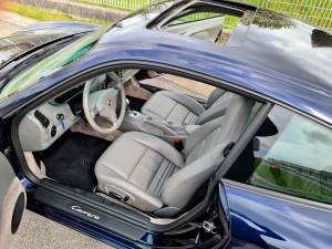Image 6/23 of Porsche 911 Carrera (2004)