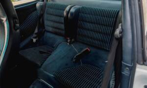 Image 4/33 of Porsche 911 Carrera 3.2 (1988)
